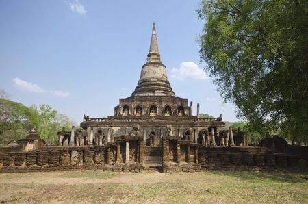 Wat Chang Lom, ruin temple, Si Satchanalai Historical Park, Sukhothai, Thailandの写真素材