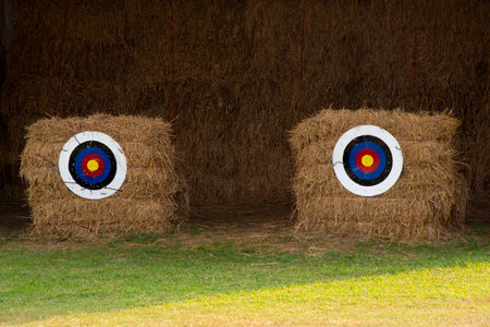 arrows and archery target outdoor farmの写真素材