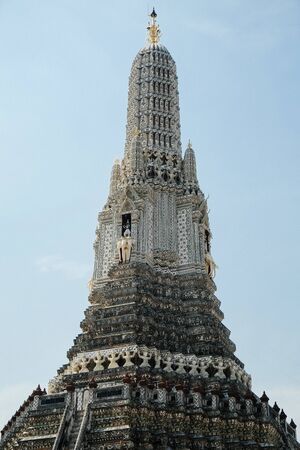 Wat arun (temple of dawn) Bangkok, Thailandの写真素材
