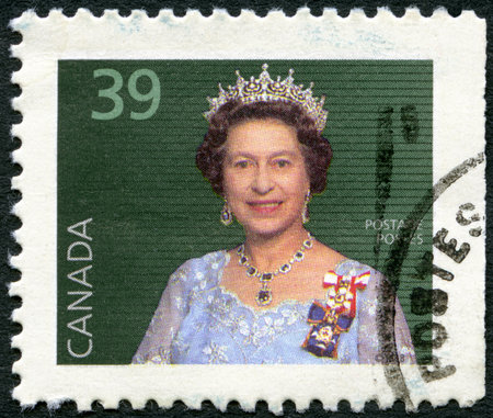 CANADA - CIRCA 1988: A stamp printed in Canada shows Elizabeth II, circa 1988のeditorial素材