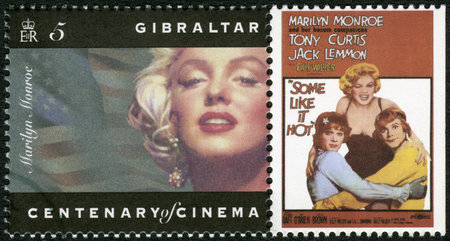 GIBRALTAR - CIRCA 1995: A stamp printed in Gibraltar shows Marilyn Monroe, Tony Curtis, Jack Lemmon, のeditorial素材