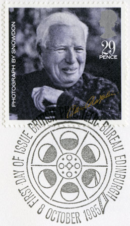 GREAT BRITAIN - CIRCA 1985: A stamp printed in Great Britain, shows portrait of Charlie Chaplin (1889-1977), by Snowdon, series 20th Centenary Stars and Directors of Film, circa 1985のeditorial素材