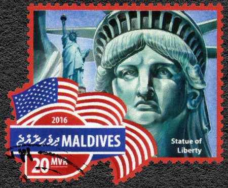MALDIVES - CIRCA 2016: A stamp printed in Maldives shows Statue of Liberty, Liberty Enlightening the World, circa 2016のeditorial素材