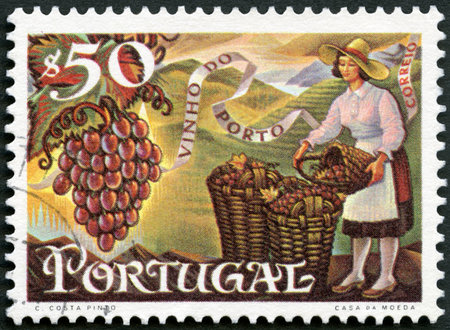 INDIA - CIRCA 2013: A stamp printed in India shows emblem Hornbill Festival, 50 Years of Nagaland, circa 2013のeditorial素材