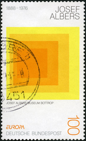 GERMANY - CIRCA 1993: A stamp printed in Germany shows Homage to the Square by Joseph Albers (1888-1976), Museum Bottrop, circa 1993のeditorial素材