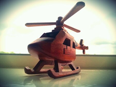 Wooden helicopter toyの素材