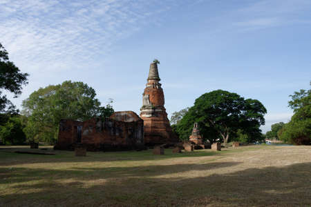 Wat Lankhadam (Black Roof Temple), a pagoda which sneakingly situated at the park behind Wat Mahathat, Phra Nakhon Si Ayutthaya Province, Thailandの写真素材