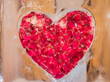 Art of ice chiseler decorate in wedding ceremony.の写真素材