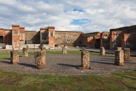 columns and ruins of Pompeii , which was destroyed and buried during the eruption of Mount Vesuvius in 79 ADのeditorial素材