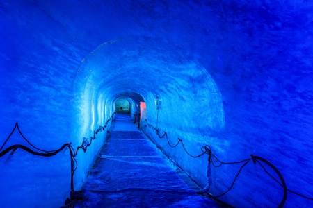 Inside the Mer de Glace Glacier. Chamonix. France. Alpsのeditorial素材