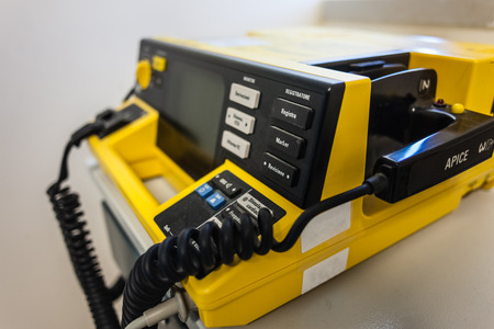 Manual external defibrillators are used in conjunction with electrocardiogram readers, which are used to diagnose a cardiac conditionのeditorial素材