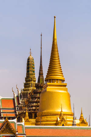 roof details in the wat phra kaew temple, Bangkok, Thailandの写真素材