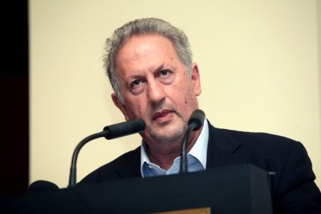 THESSALONIKI,GREECE-MAR 29:The Minister of Rural Development and Food K.Skandalidis will speak at a special meeting of the Regional Council of Central Macedonia on March 29,2011 in Thessaloniki,Greeceのeditorial素材