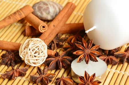 cinnamon, asterisk and candles soft focus, lens blurの写真素材