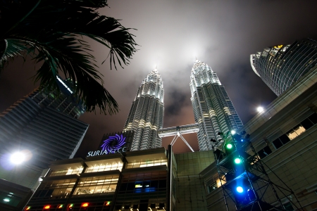 KUALA LUMPUR, MALAYSIA-DECEMBER 30, 2010 : Night views of Landmark on December 30,2010 Petronas Twins Towers, Kuala Lumpur, Malaysia. Detail view of Petronas Towersのeditorial素材