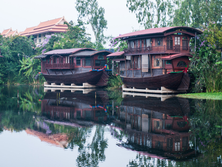 Houseboat in the Tha Chin River Nakhonpathomの写真素材