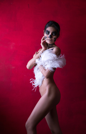 woman in day of the dead mask skull face art. Halloween face artの写真素材