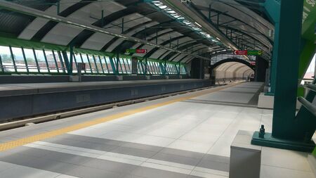 Empty metro tunnelの素材