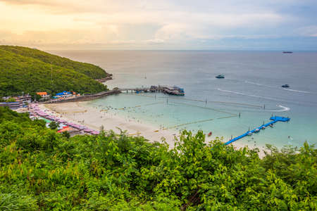 Koh Larn Viewpoint at Samae Beach is a popular tourist destination.の写真素材