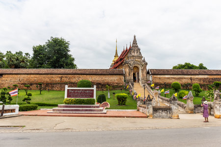 Phrathatlampangluang temple Translate the text on the sign " Wat Phra That Lampang Luang, Lampang Luang Subdistrict, Ko Kha District, Lampang Province "のeditorial素材