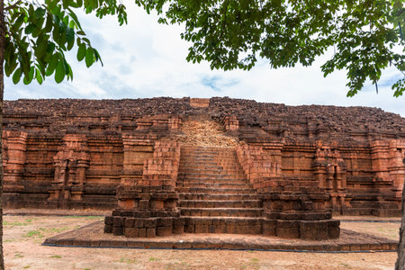 Khao Klang Nok is part of the Si Thep historical park. It is an architecture in the Dvaravati period in Phetchabun Province, Thailand.の写真素材