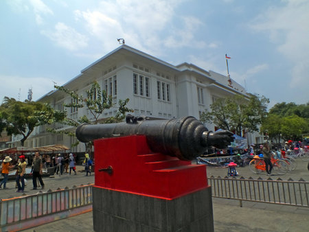 Cannon and Old building Kota Tua Jakartaのeditorial素材