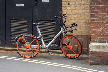 Cambridge, UK, August 1, 2019.Mobike, also known as Meituanbike, is a fully station less bicycle-sharing system headquartered in Beijing, Chinaのeditorial素材