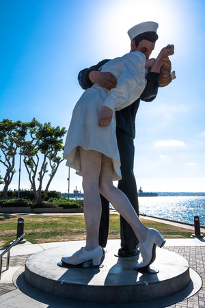 The Kissing Statue in San Diego, Californiaのeditorial素材