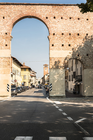 View of the Arch of Porta Narzole in the old city of Cherasco, Alba, Italyのeditorial素材