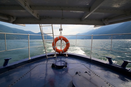 The ships board with the mountains in the backgroundの写真素材