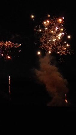 Fireworks in the night sky, fireworks in the night sky, fireworksの写真素材