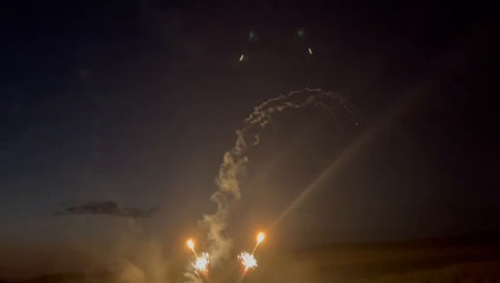 fireworks in the night sky, firework in the night skyの写真素材
