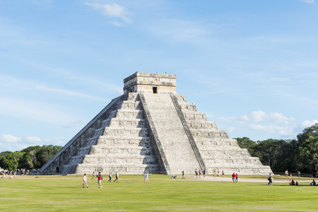 Tourists visiting Chichen Itza, one of the most visited sites in Mexico on 19 January 2015 in Chichen Itza, Mexico. It is one of new 7 wonders in the world.のeditorial素材