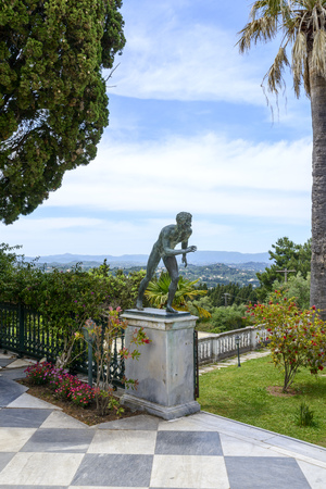 Statue of the Runner in Achilleion palace in Corfu, Corfu island in Greece. Achilleion was the palace of empress Elisabeth of Austria, also known as Sisi.のeditorial素材