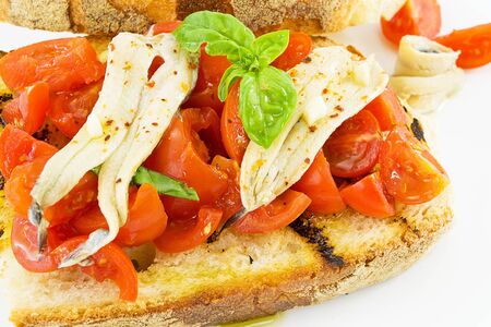 toasted, roasted, toasted garlic, to, appetizers, appetizer, basil, bruschetta, garlic bread, dinner, food, croutons, cuisine, cooking, fish, cook, cooked, a slice slices, oily, greasy food, foods, culinary, italy, italian, italians, tomato, olive oil, ofの写真素材
