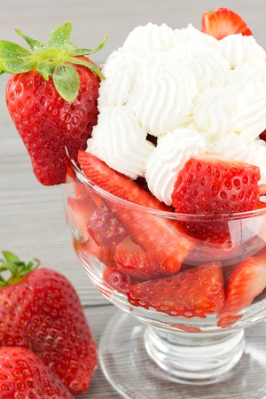 strawberries and cream の写真素材