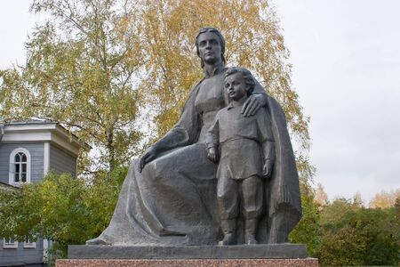 Monument of Maria Ulyanova and Ulyanov Vladimir in the city Ulyanovskの写真素材