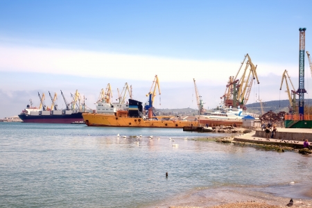 Ships are in portの写真素材