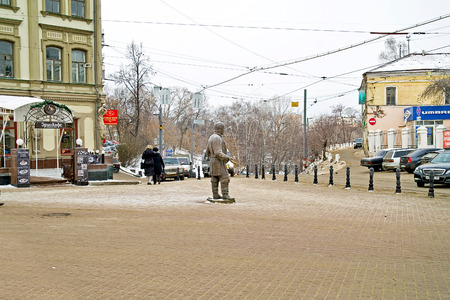 RUSSIA, NIZHNY NOVGOROD - November 17.2014: Pedestrian street Bolshaya Pokrovskaya. Sculptureのeditorial素材