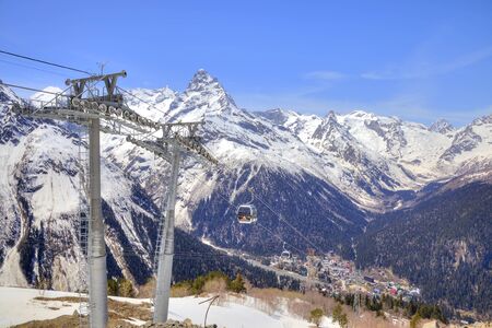 DOMBAY, RUSSIA - May 03.2015: Aerial lift on a mountain Mussa-Achitara. First levelのeditorial素材