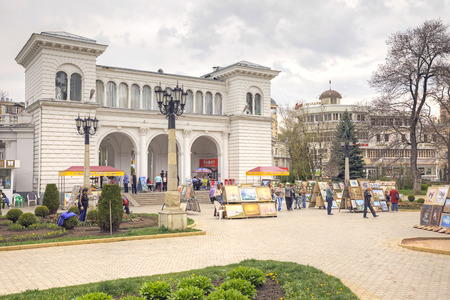 KISLOVODSK, RUSSIA - April 30.2015: Artists sell paintings at the town square in the historic center cityのeditorial素材
