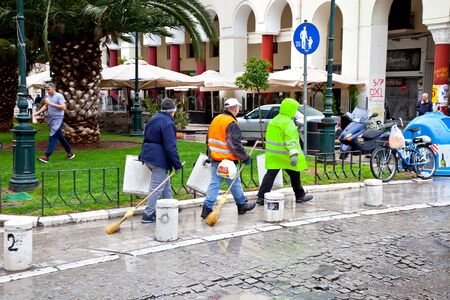 THESSALONIKI, GREECE - March 14.2016: Workers of the municipal city service on the Aristotle Streetのeditorial素材