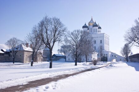 PSKOV, RUSSIA - February 21.2018: Pskov fortress, an ancient defensive structure. Trinity Cathedralのeditorial素材