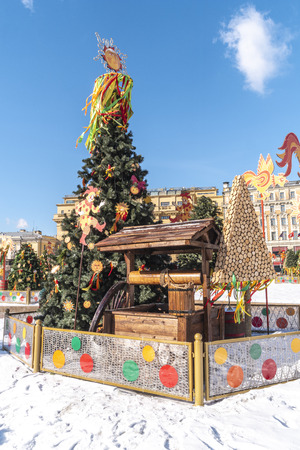 MOSCOW, RUSSIA - March 02.2019: Holiday Maslenitsa. A variety of decorative holiday buildings and decorations on Manezhnaya Squareのeditorial素材