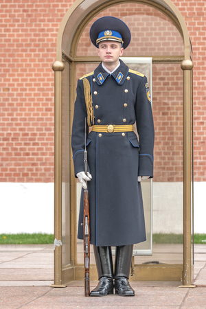 MOSCOW, RUSSIA - October 16.2019: Post No. 1 of the Guard of Honor at the Eternal Flame near the Tomb of the Unknown Soldier at the walls of the Moscow Kremlinのeditorial素材