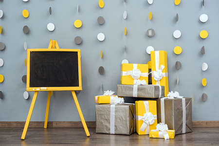 empty yellow tripodの写真素材