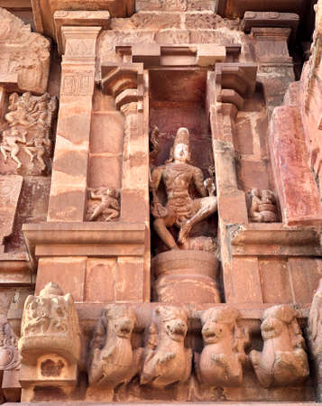 Statues of Hindu God. Sculptures of God idols carved in the walls of ancient Brihadeeswarar temple in Thanjavur, Tamilnadu.の写真素材