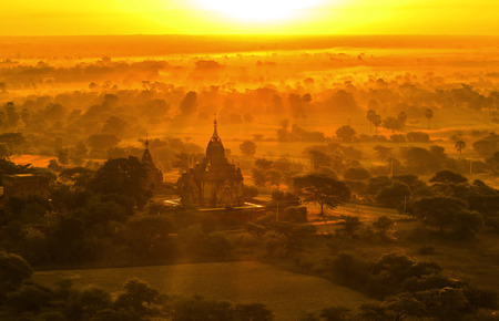 Bagan Pagodas at sunrise, Myanmarの写真素材