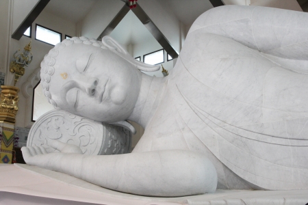 white statue of buddha in Udonthanee of Thailand のeditorial素材