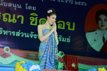 BURIRAM - October 13: Unidentified Contest Show talent homosexuals Contest of Long boat racing 2013 final on October 13, 2013 at the Satuk Buriram, Thailandのeditorial素材